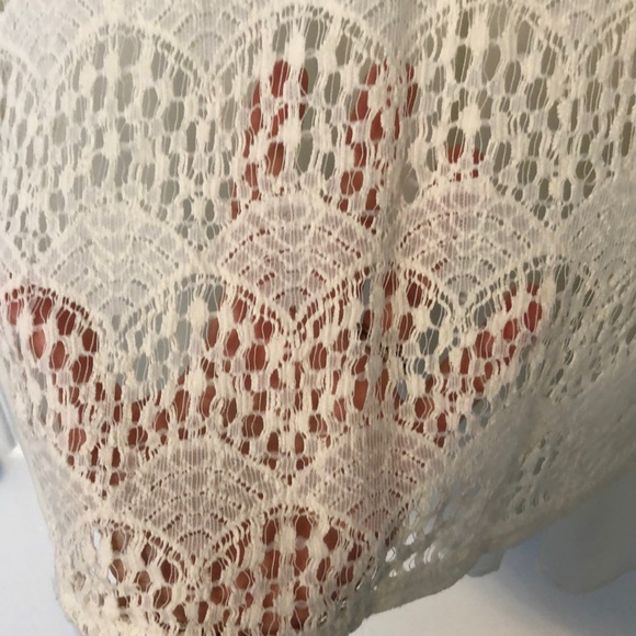 Beige lace t-shirt - Picture 3 of 5